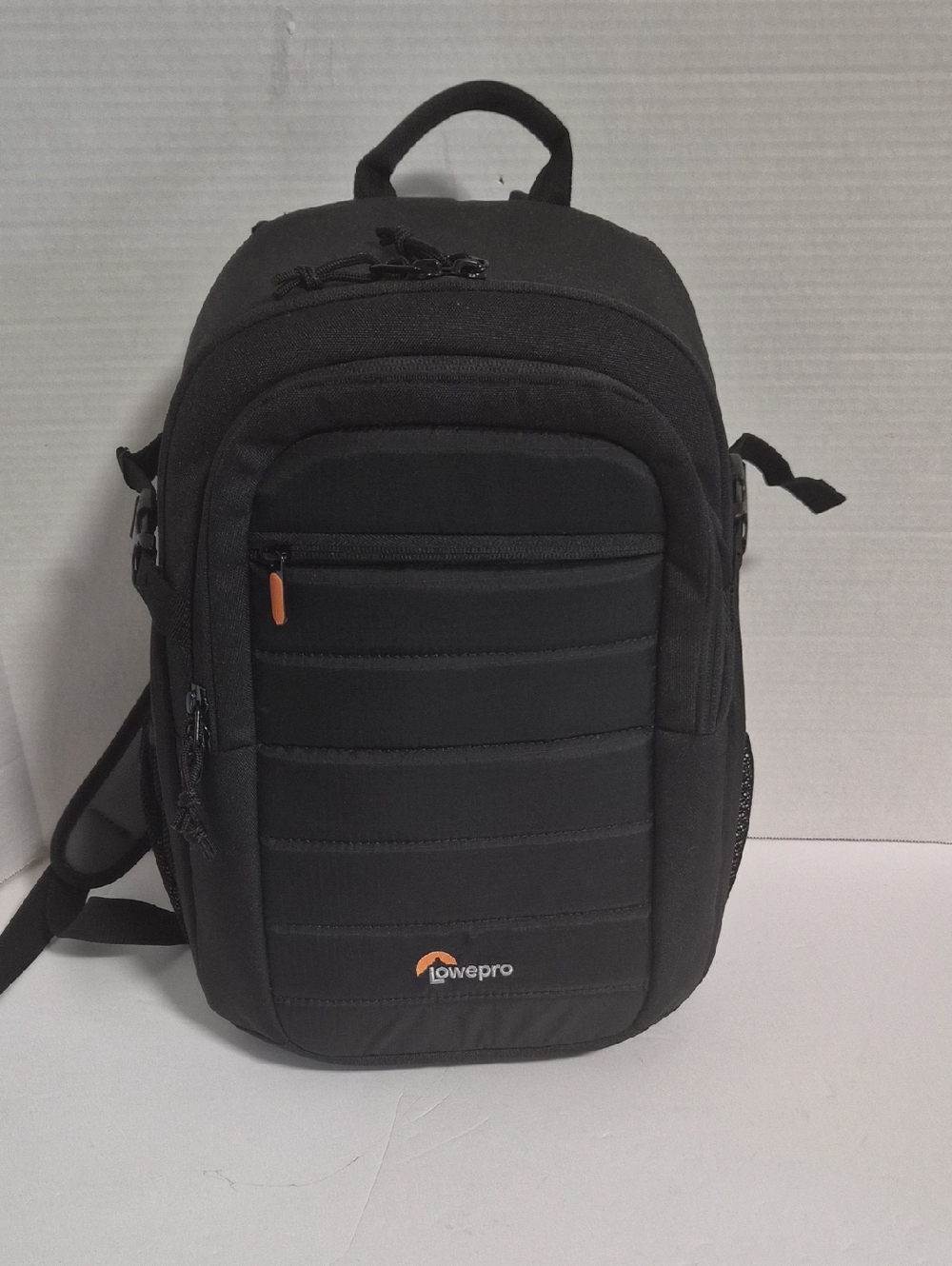 LowePro Tahoe BP 150. Lightweight Compact Camera Backpack (Black)  Unisex